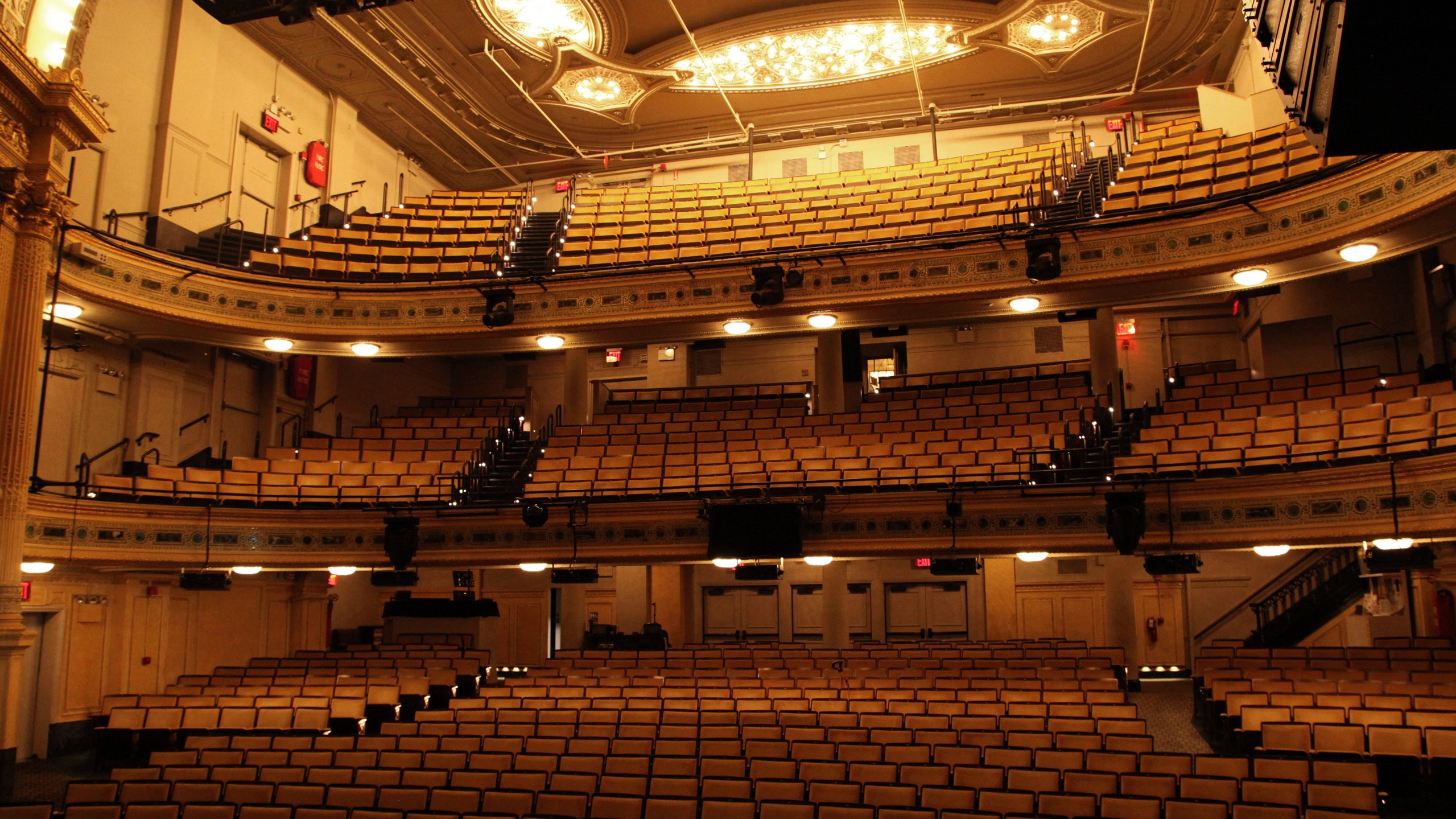 Teatros Da Broadway Extendem Fechamento At Metade De 2021 Broadway Meme